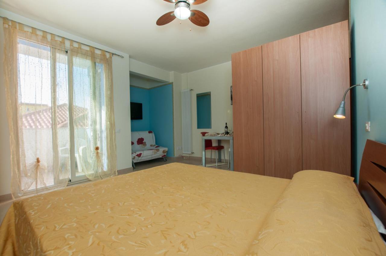 Residence Blu Marine Ріміні Екстер'єр фото