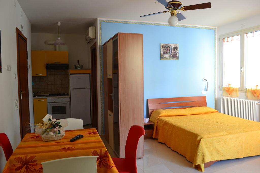Residence Blu Marine Ріміні Номер фото