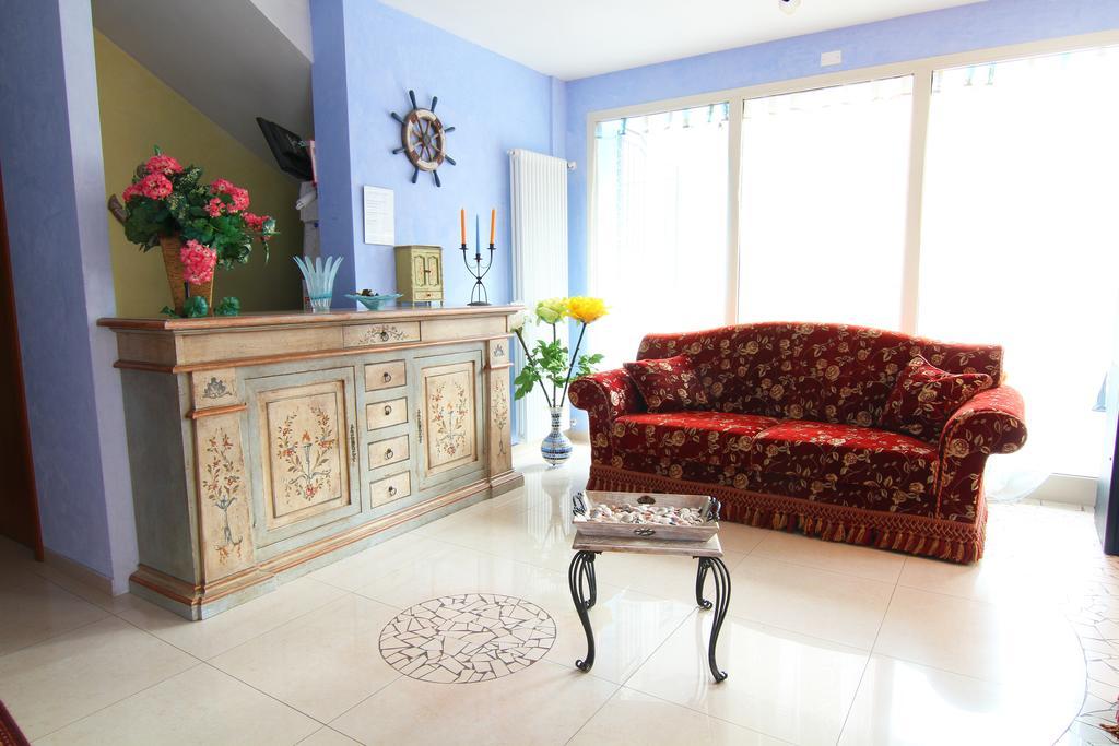Residence Blu Marine Ріміні Екстер'єр фото