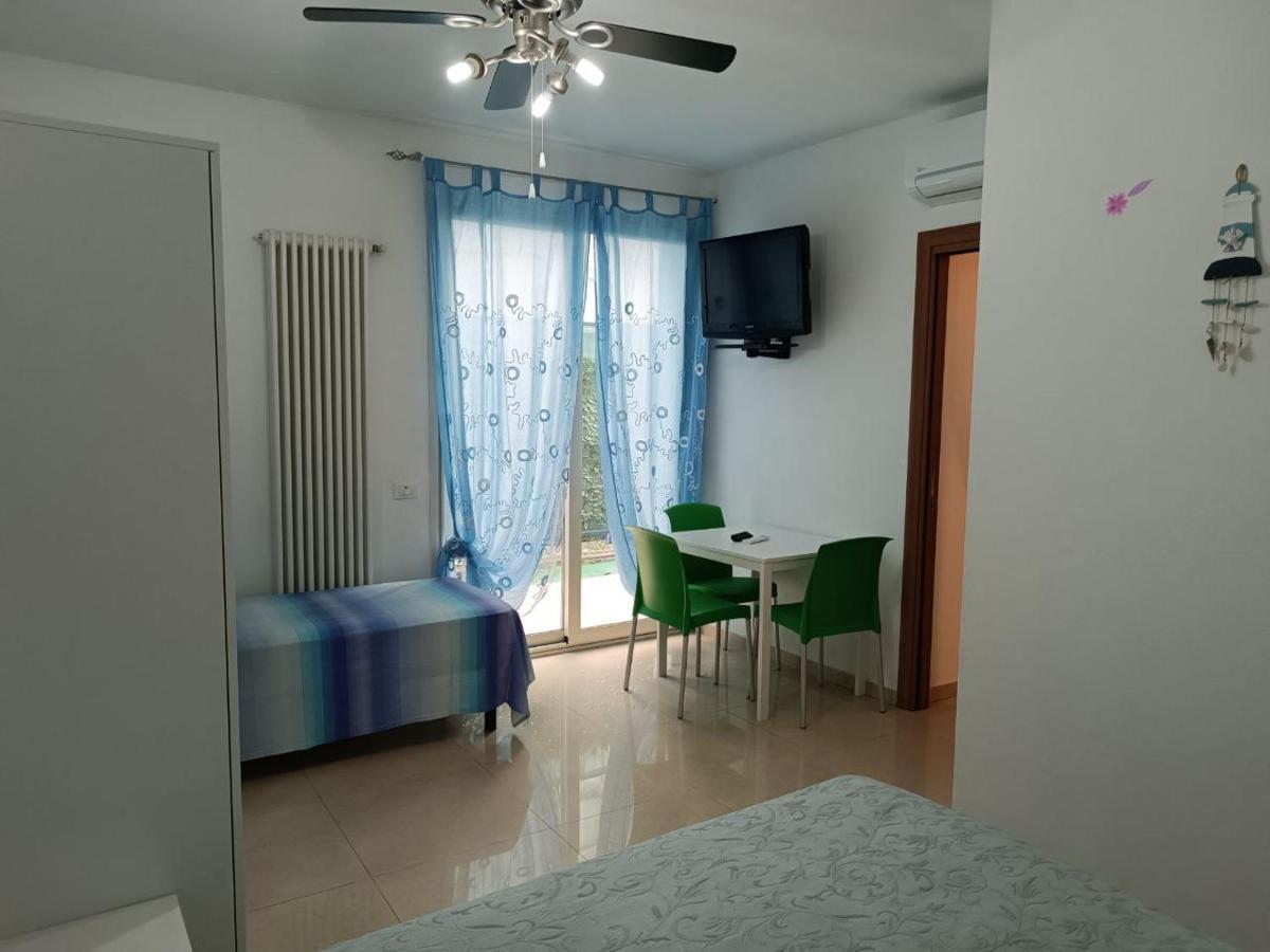 Residence Blu Marine Ріміні Екстер'єр фото
