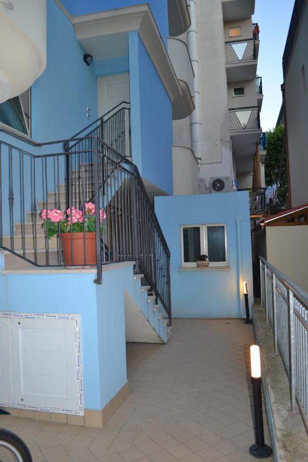Residence Blu Marine Ріміні Екстер'єр фото