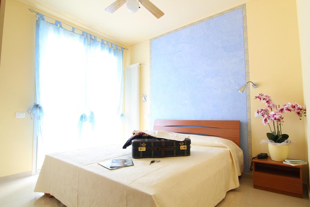 Residence Blu Marine Ріміні Номер фото