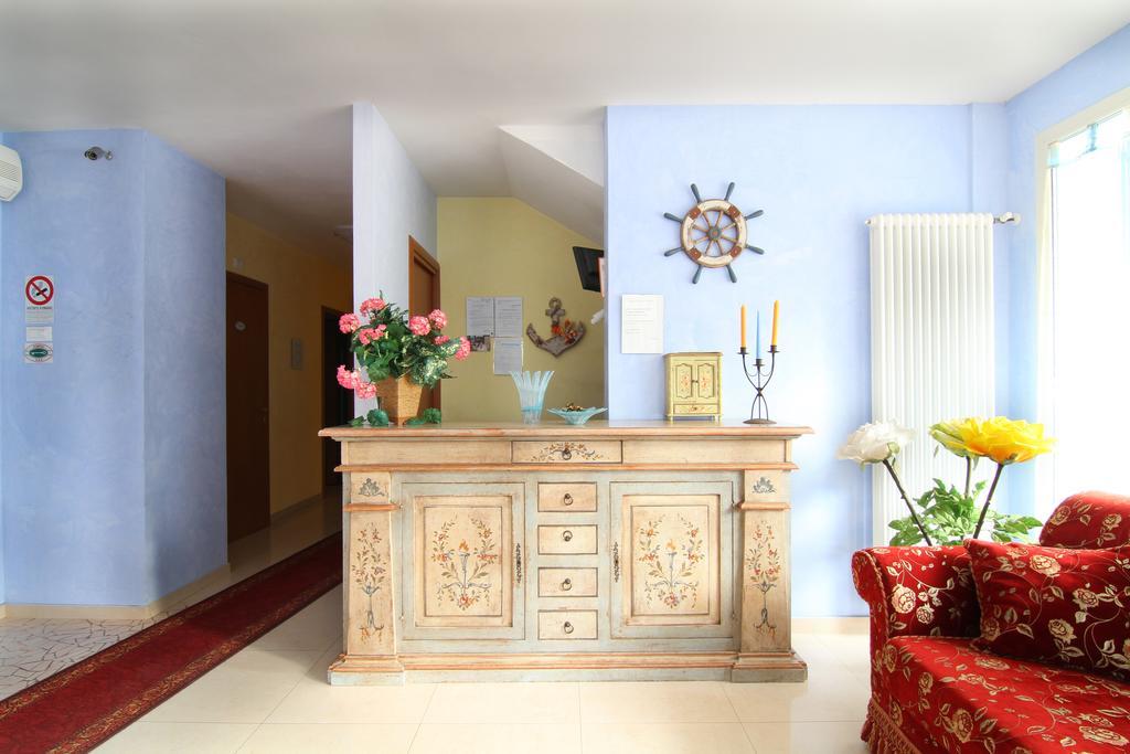 Residence Blu Marine Ріміні Екстер'єр фото