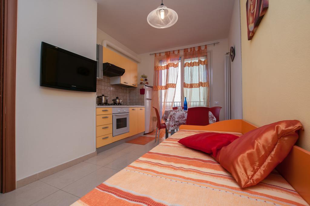 Residence Blu Marine Ріміні Екстер'єр фото