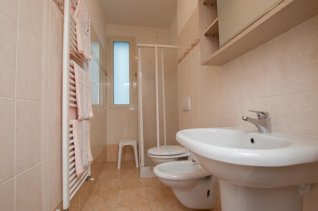 Residence Blu Marine Ріміні Екстер'єр фото